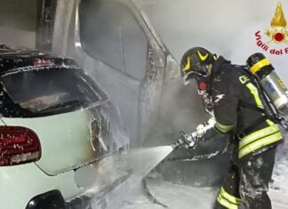 incendio furgone Villaggio Stranieri Reggio Emilia
